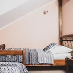 Stajnia Sarnówek Nocleg ze śniadaniem 4*