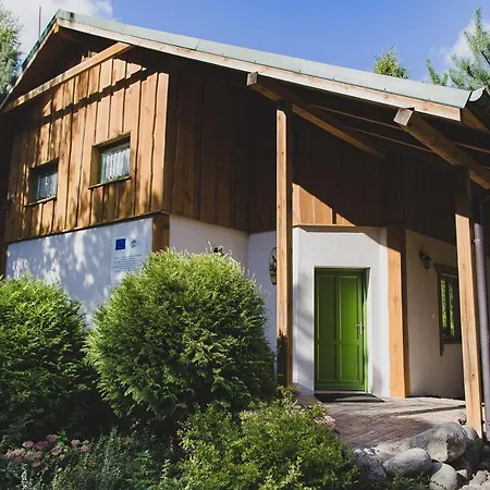 住宿加早餐酒店 Stajnia Sarnowek Nad Jeziorem Rozany 4*