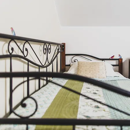 Stajnia Sarnowek Nad Jeziorem Rozany Bed & Breakfast