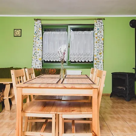 Bed & Breakfast Stajnia Sarnowek Nad Jeziorem Rozany