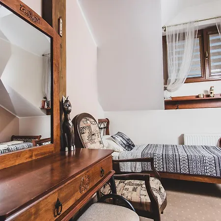 Bed & Breakfast Stajnia Sarnowek Nad Jeziorem Rozany 4*