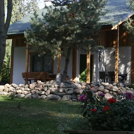 住宿加早餐酒店 Stajnia Sarnowek Nad Jeziorem Rozany 4*