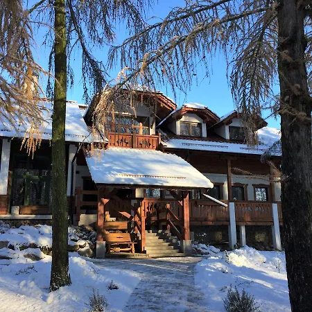 Stajnia Sarnowek Nad Jeziorem Rozany 住宿加早餐酒店 4*