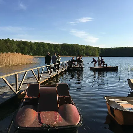 Bed & Breakfast Stajnia Sarnowek Nad Jeziorem Rozany 4*