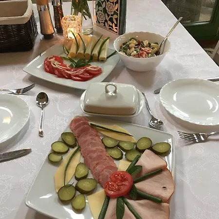 Stajnia Sarnowek Nad Jeziorem Rozany Отель типа 