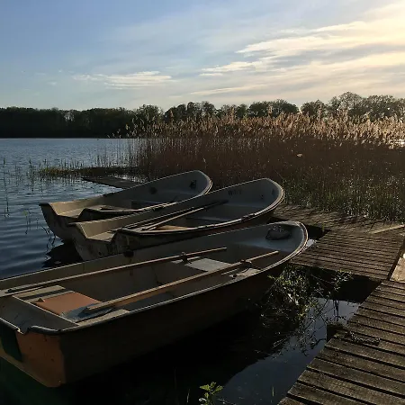 Bed & Breakfast Stajnia Sarnowek Nad Jeziorem Rozany