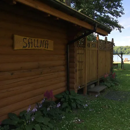 Stajnia Sarnowek Nad Jeziorem Rozany Bed & Breakfast 4*