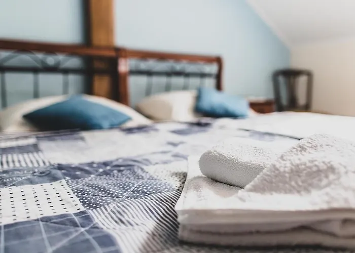 Stajnia Sarnowek Nad Jeziorem Rozany 住宿加早餐酒店 Rozajny Wielkie