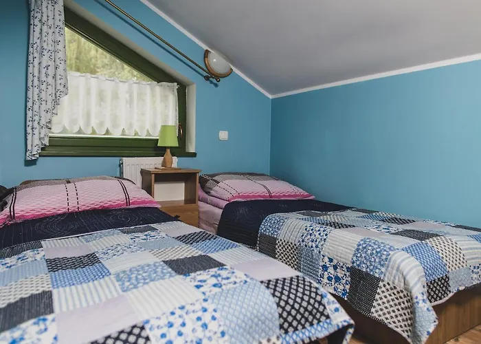 Stajnia Sarnowek Nad Jeziorem Rozany 住宿加早餐酒店 4*