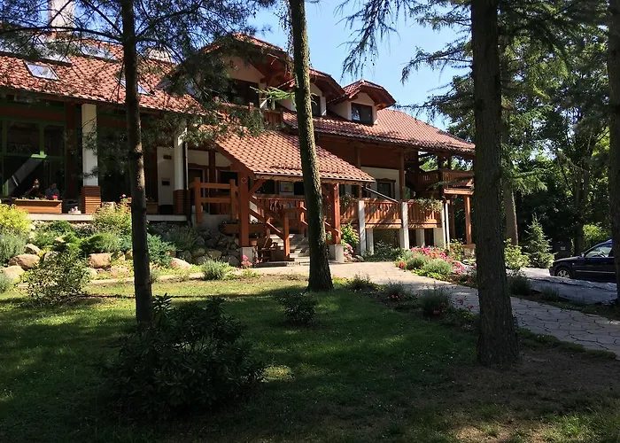 住宿加早餐酒店 Stajnia Sarnowek Nad Jeziorem Rozany